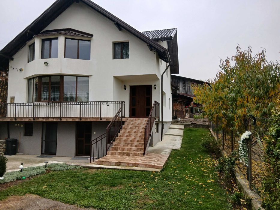 Casă de vânzare   . +anexă
