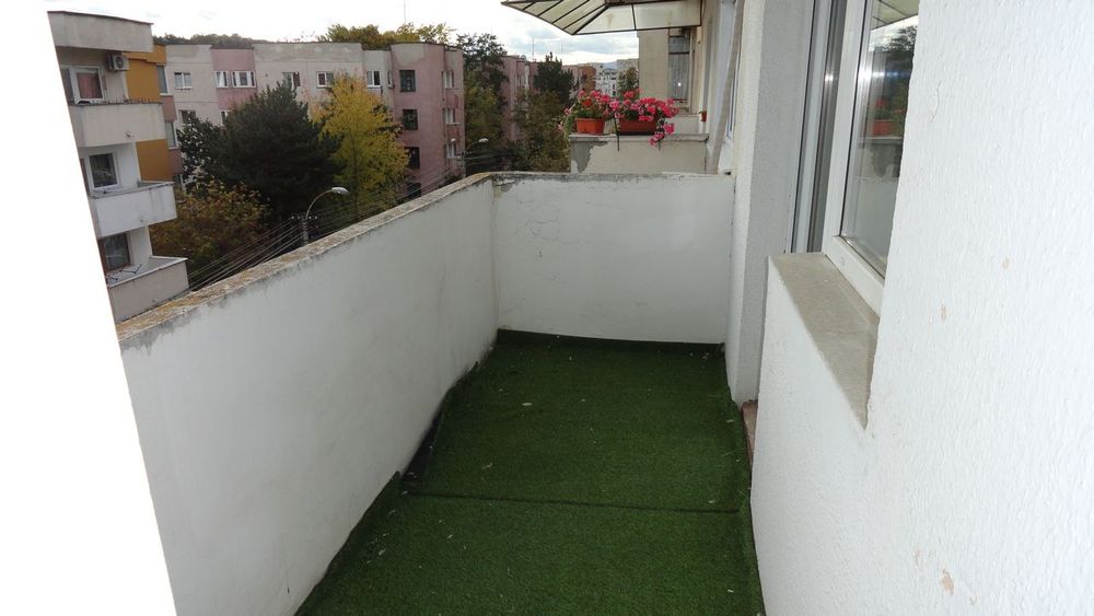 Apartament cu 2 camere decomandate strada Muncitorilor