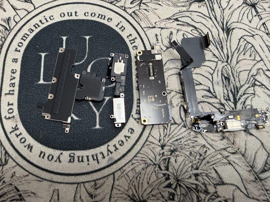 Части за iPhone 15 Pro Max 256gb