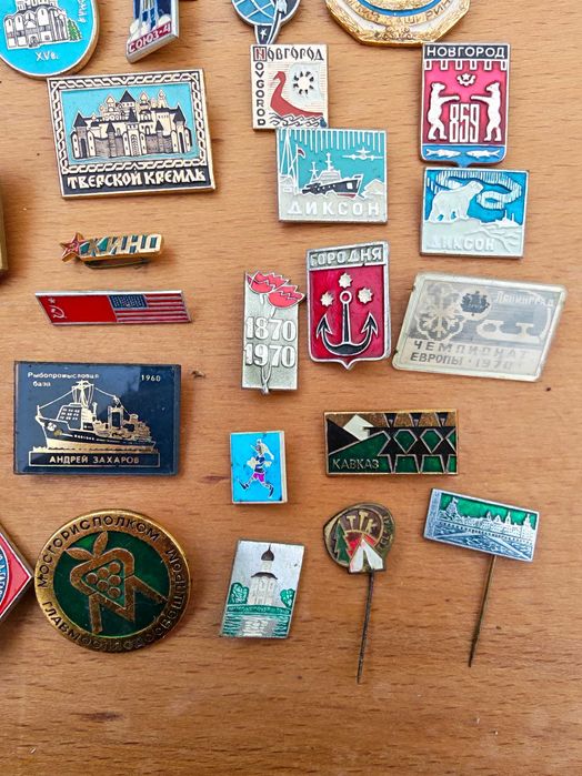 Колекция значки СССР социализъм ретро 150бр