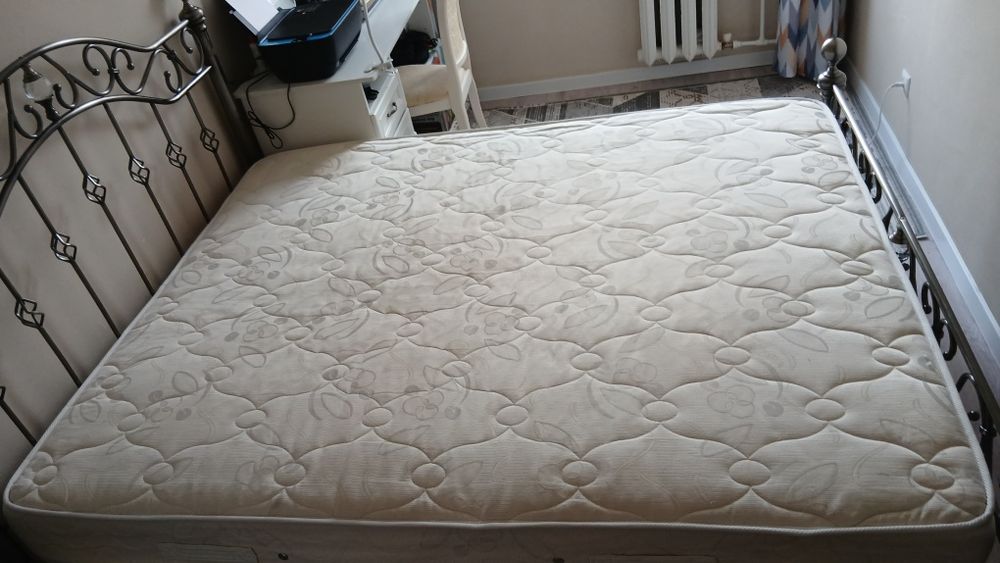 Продам кровать в хорошем состоянии.