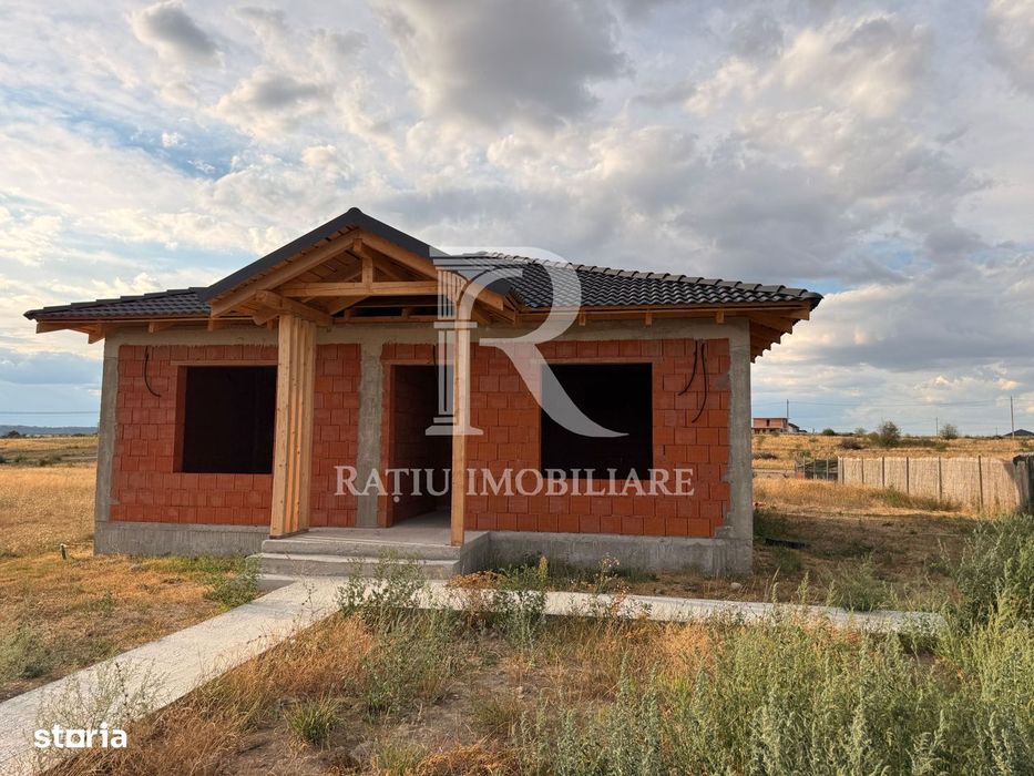 Casă la roșu de vânzare | Alparea | 1.000 mp teren