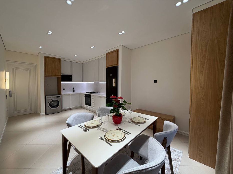 Milano 4/7/10 135м2