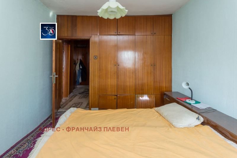 Продава се Тристаен апартамент в Плевен, 9-ти квартал - 105 кв.м за 1239 €/кв.м - Снимка #4