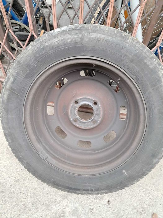 Зимни гуми 185/65/15 Пежо 208