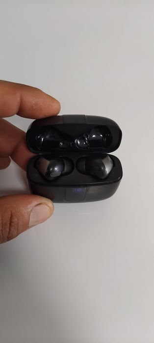 Безжични Bluetooth слушалки с цифров дисплей (TWS безжични слушалки)