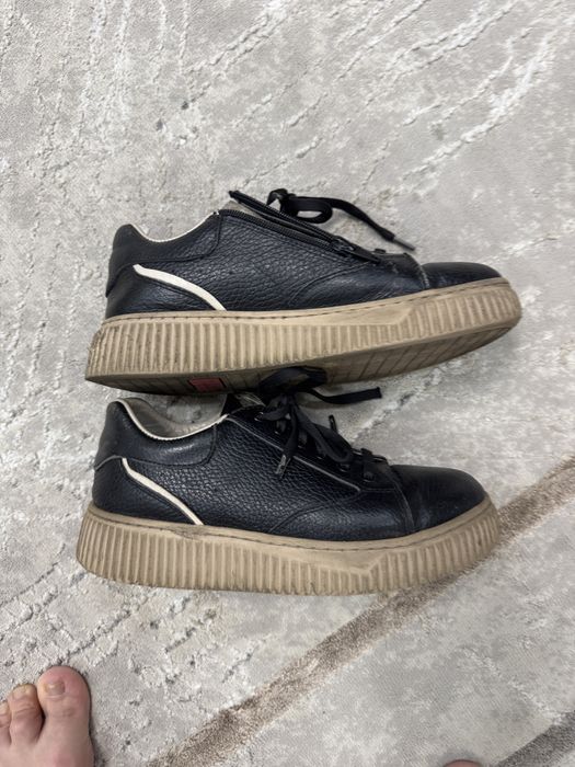 Красовки черные