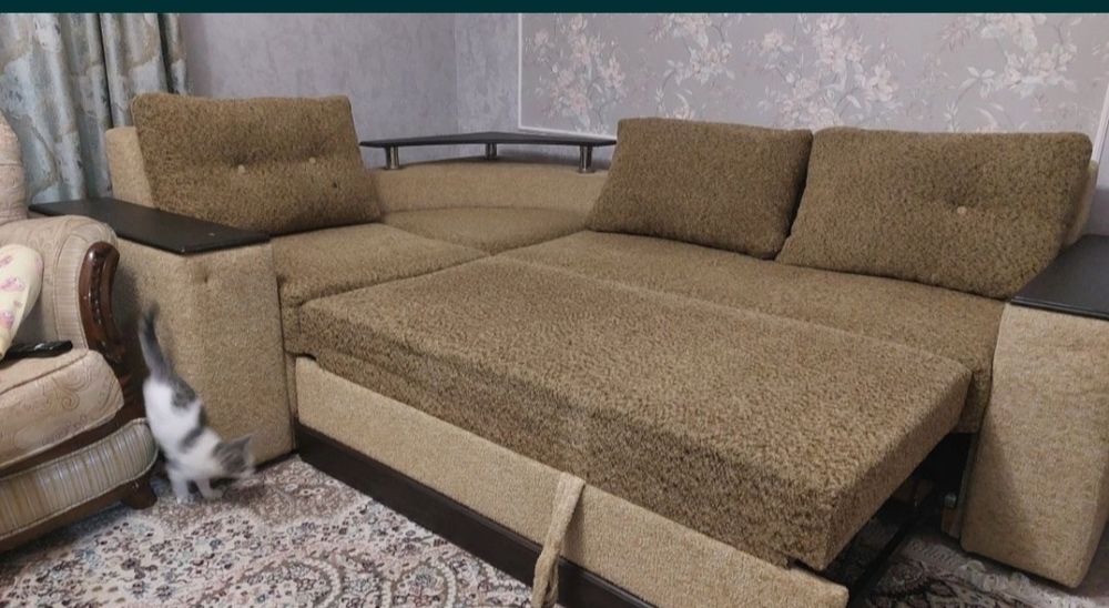 Угловой диван...