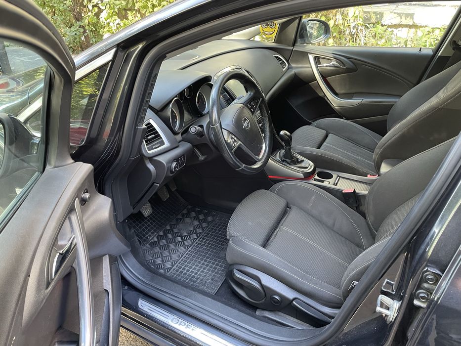 Opel Astra J - 1.7 dti - 2012