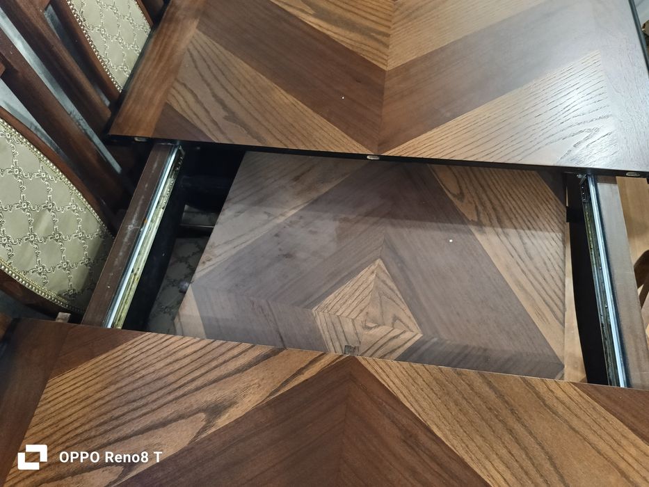 Стол со стульями