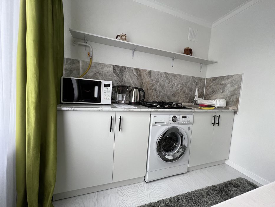 Идеально чистая. Фото реальные.