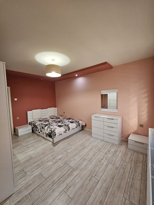 Дава се под наем Тристаен апартамент в Търговище, Център - 72 кв.м за 382.5 € - Снимка #5