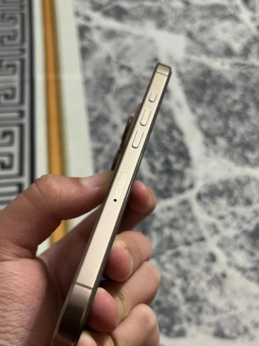 Продам Iphone 16 pro
