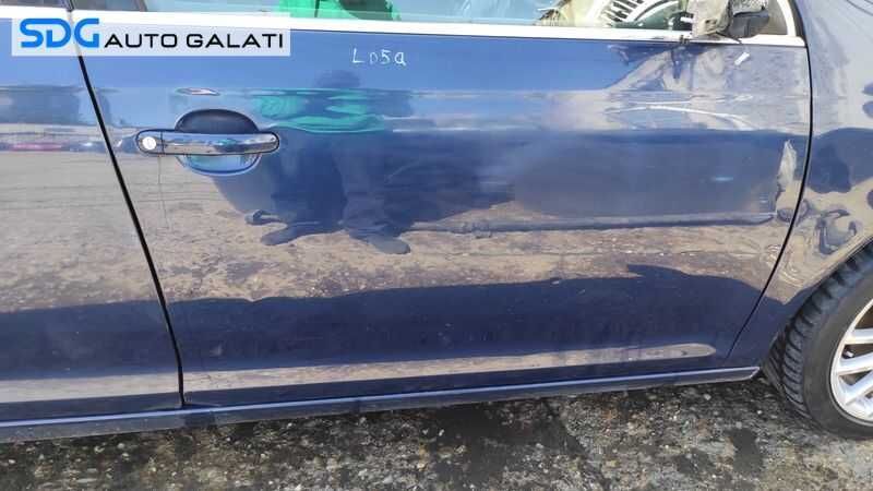Usa Usi Portiera Portiere Fata Dreapta cu DEFECT Dezechipata VW Jetta 2005 - 2011 Culoare LD5Q