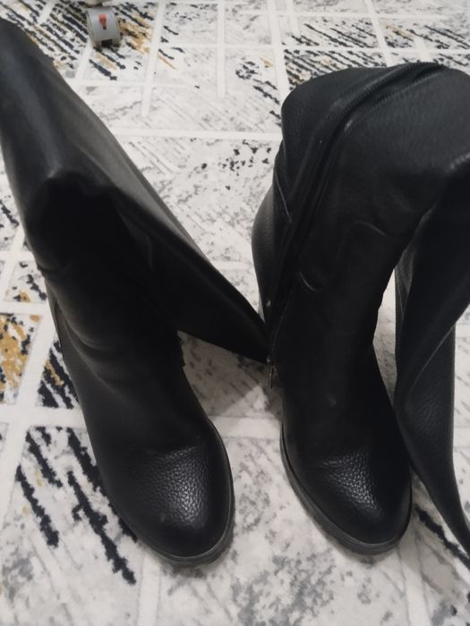 Продам весенние сапоги