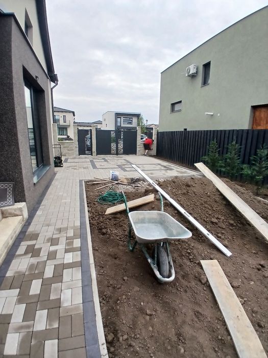 Montaj pavaje si garduri