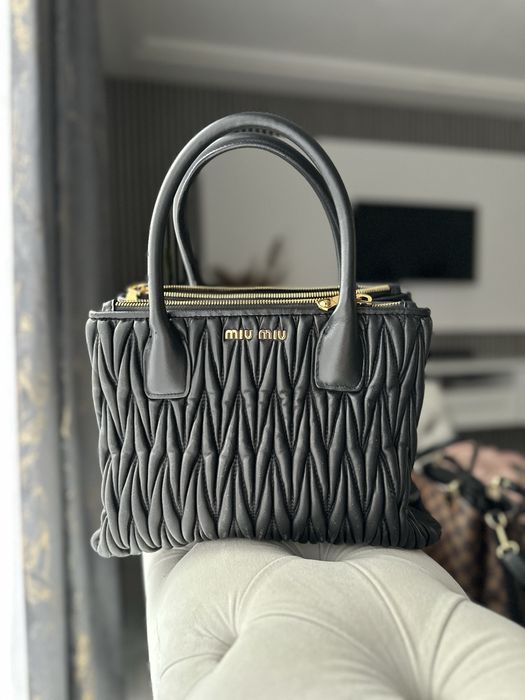 Geanta Miu Miu din piele ,originala % !