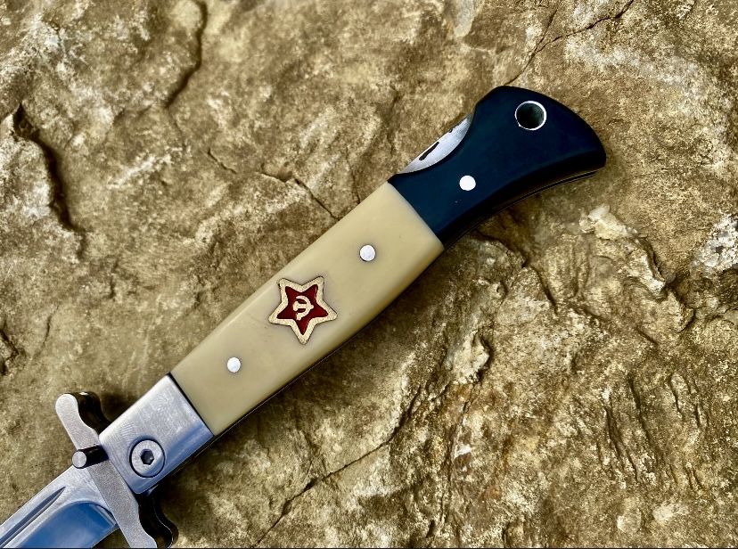 Cutit de supravietuire/vânătoare rusesc