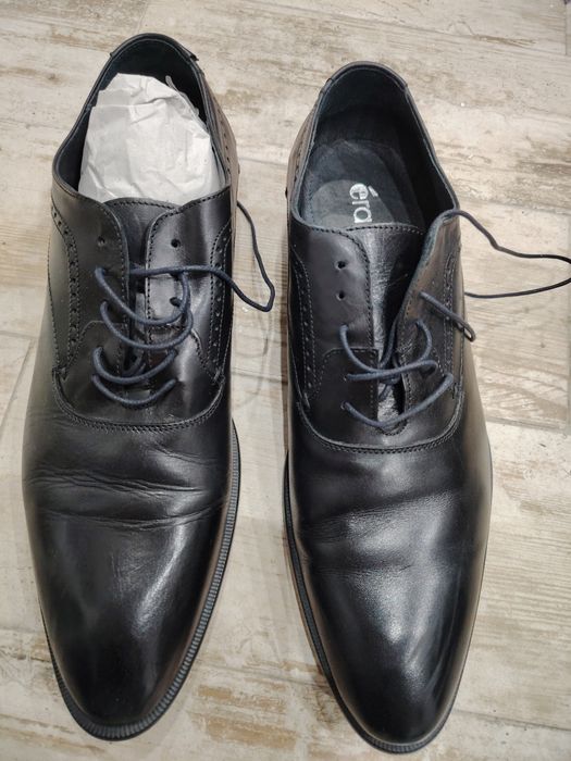 2 perechi pantofi din piele naturală mărimea 45  -150 lei ambele perechi
