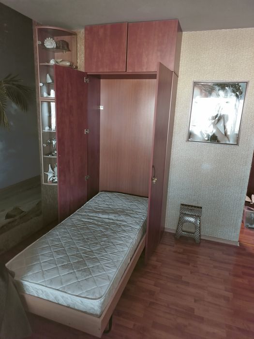 Падащо легло в гардероб