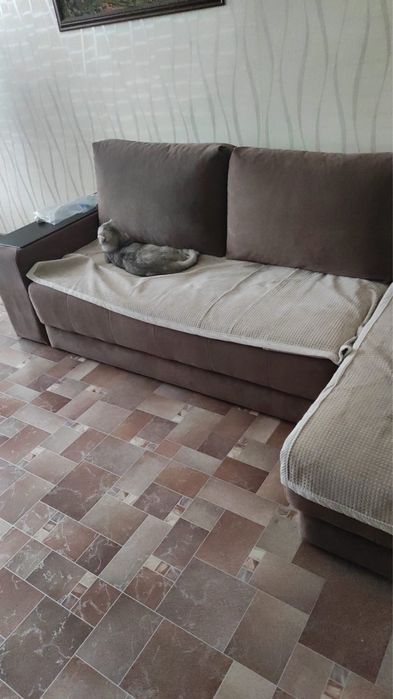 Срочно продам диван