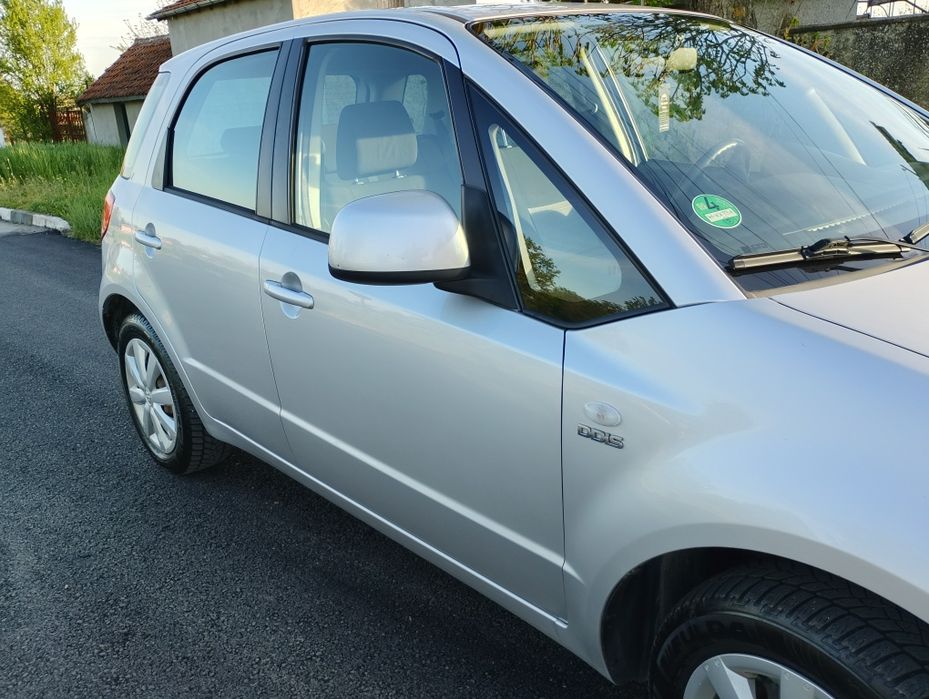 Продавам Suzuki SX4