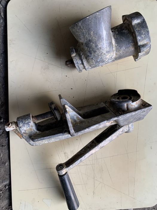 Продам мясорубку ручную, СССР