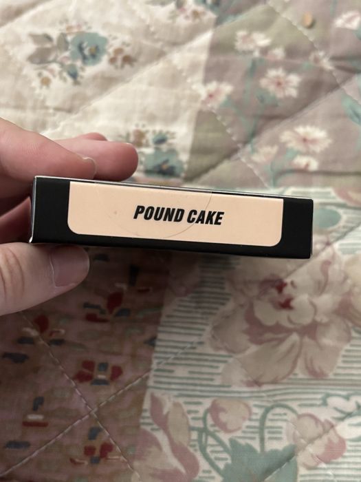 Huda Beauty pudra compacta