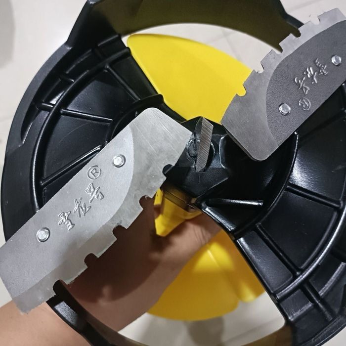 Ледобур для рыбалки. Бур пластиковый