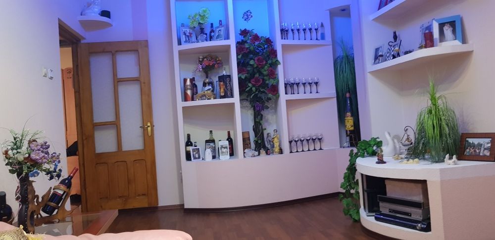 Inchiriez apartament 3 camere