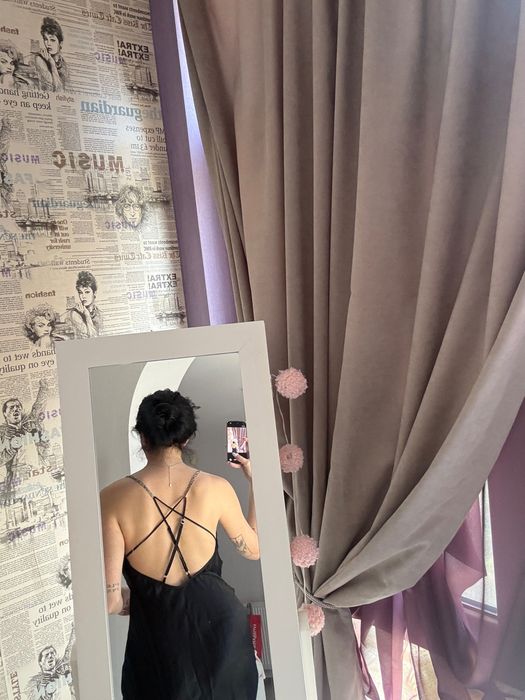 Сатенена рокля Bershka