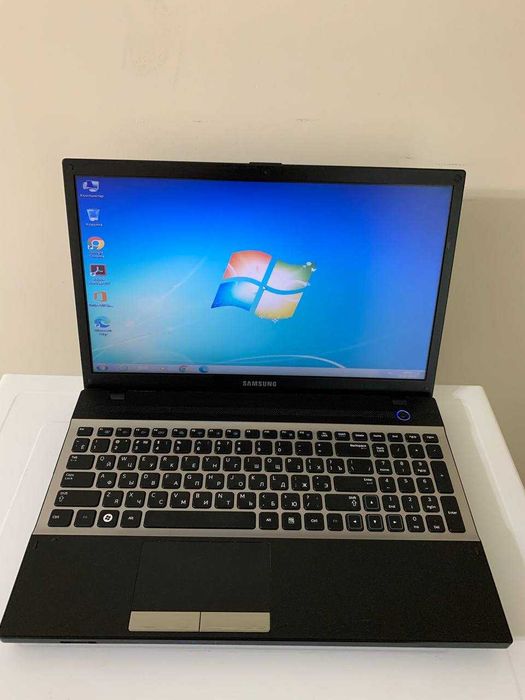 Ноутбук Samsung NP305V5A