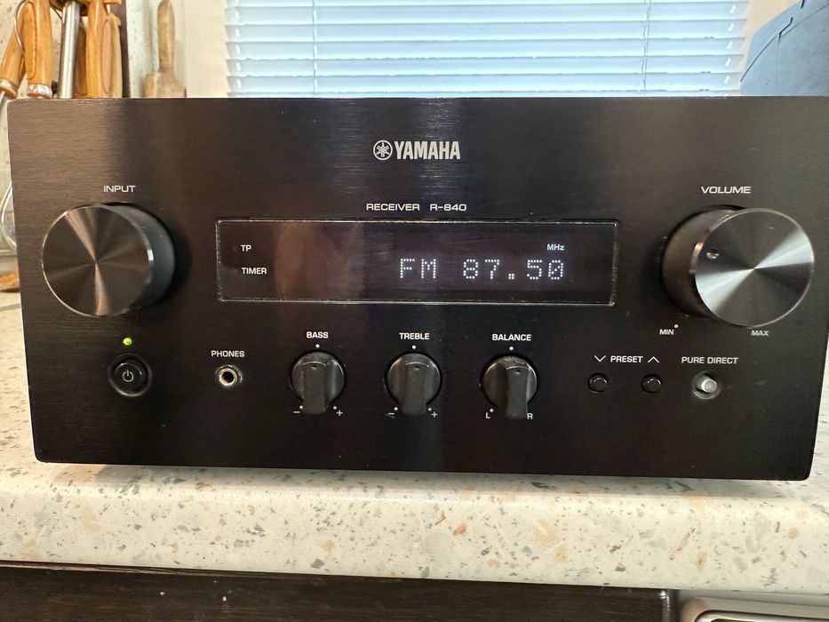 Yamaha R-840 мини ресивър
