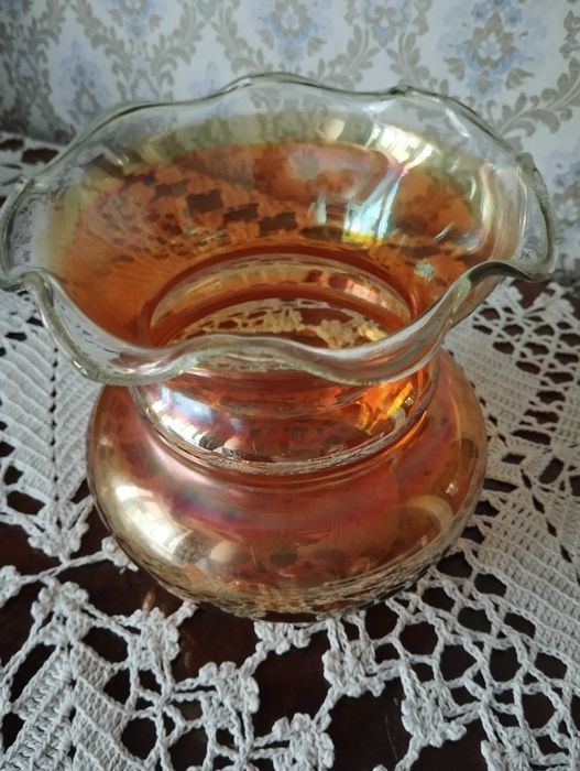Ваза со стеклянными розами