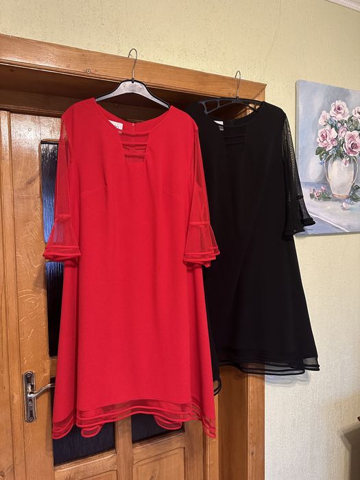 Rochii identice roșu/negru