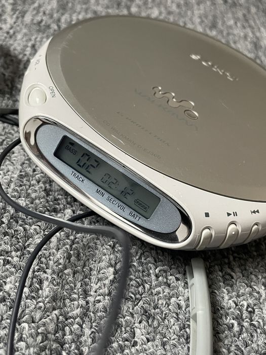 CD Player Portabil SONY Walkman D-EJ360 cu casti Philips