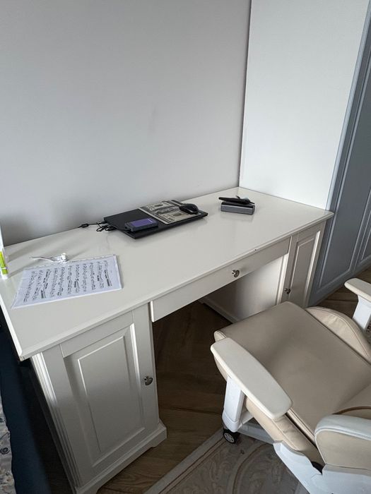 Продам стол письменный IKEA