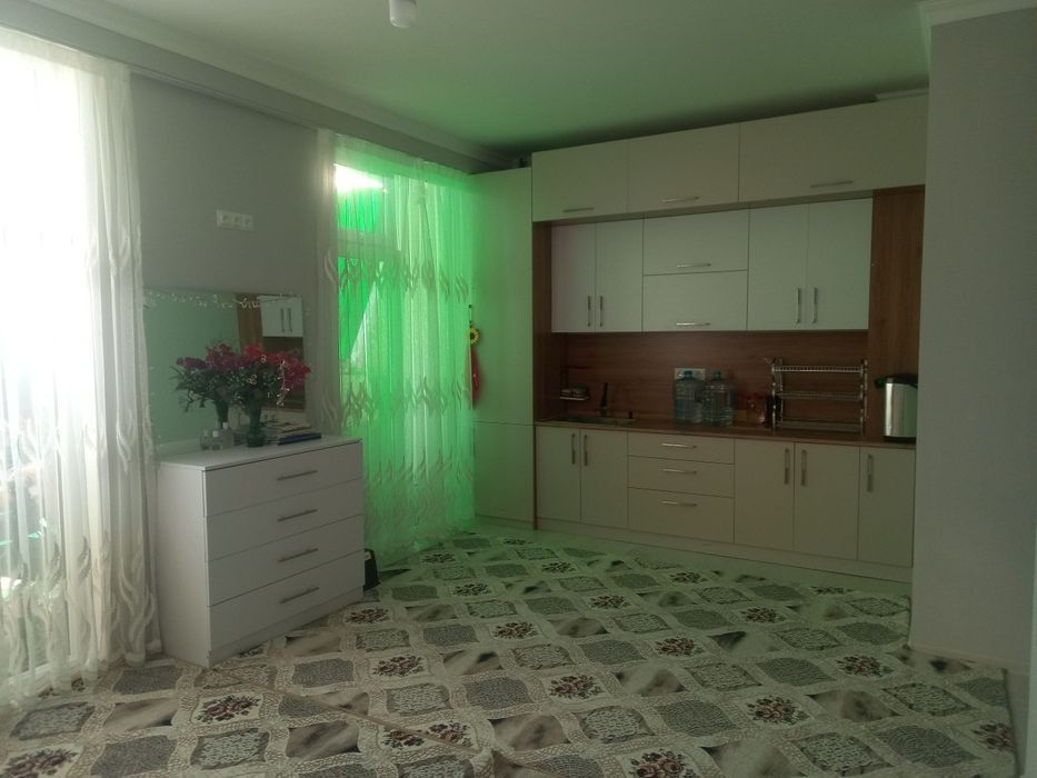 Продаётся 1-комнатная квартира (переделана в 2-комнатную) в Мирабаде