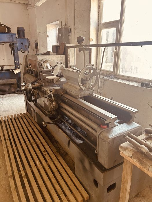 Токарьный станок