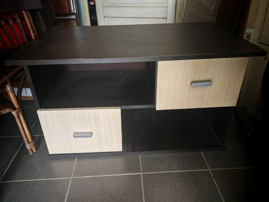 DULAP și comodă Dimensiuni dulap 200/82/43 CM, Comodă 52/85/43 CM