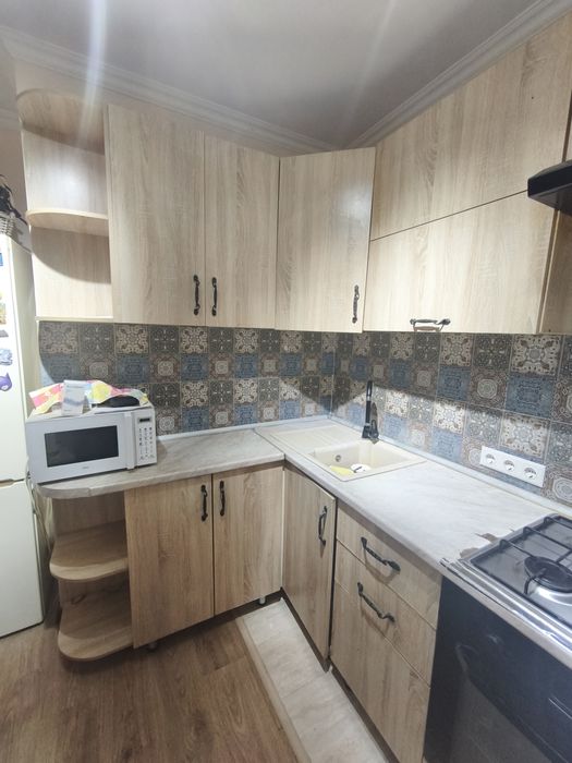 Продается кухонный гарнитур б/у,