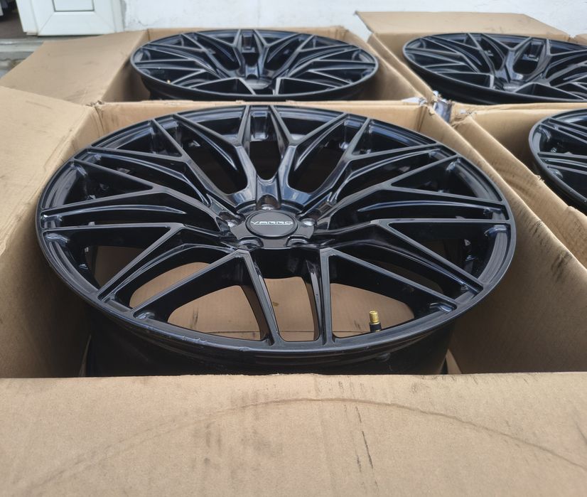 Jante 5 x 114.3 R20  Varro USA  - Full Black  Alpine Aston Martin BYD Dodge  INFINITI Land Rover LEXUS MASERATI Mitsubishi NISSAN Suzuki TESLA TOYOTA
