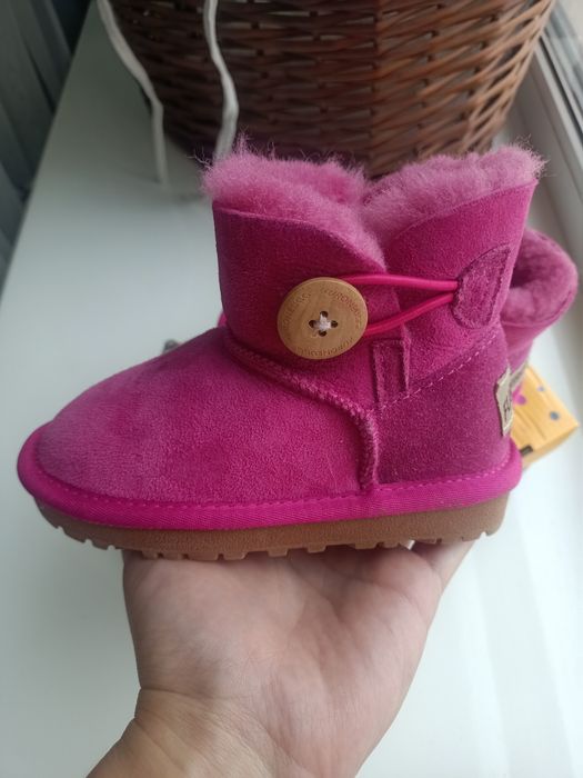 Натуральные детские угги