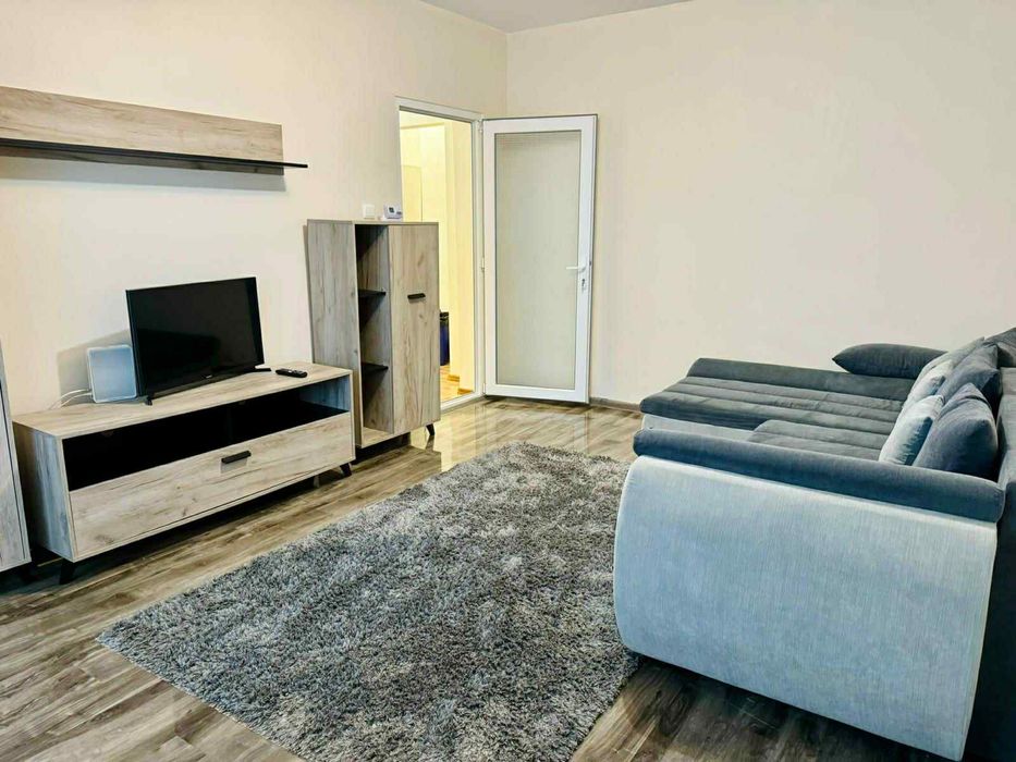 Proprietar, vand apartament decomandat cu 2 camere in mazepa 2