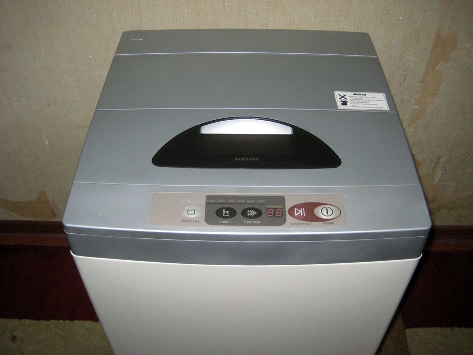 Стиральный машина SAMSUNG 6кг оригинал идеальном рабочим состоянии!