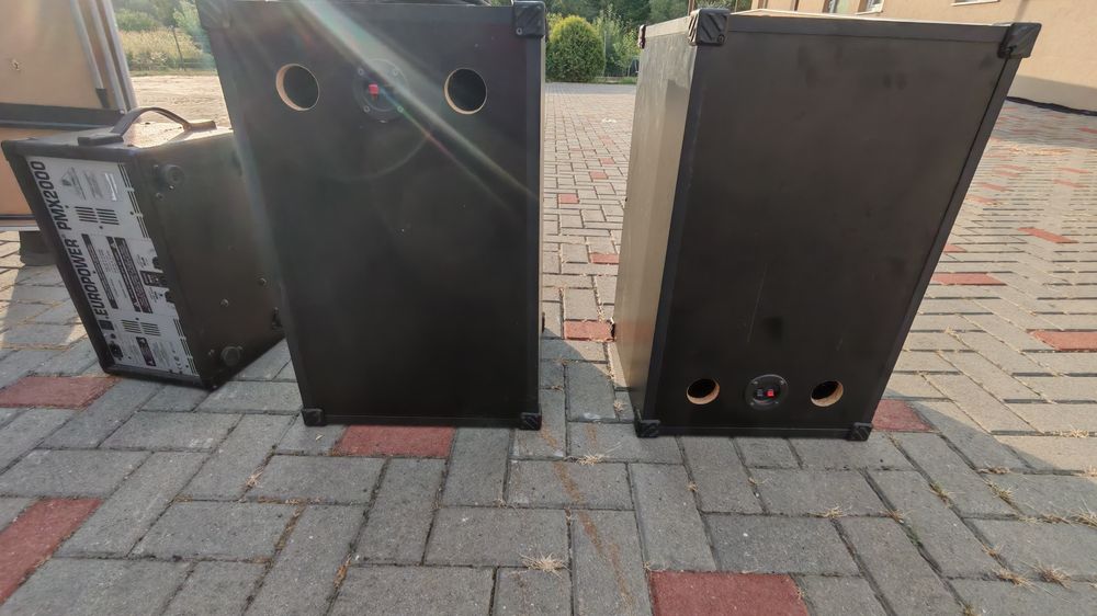 vand statie behringer europower pmx 2000 si plus boxele 8 ohm  100w