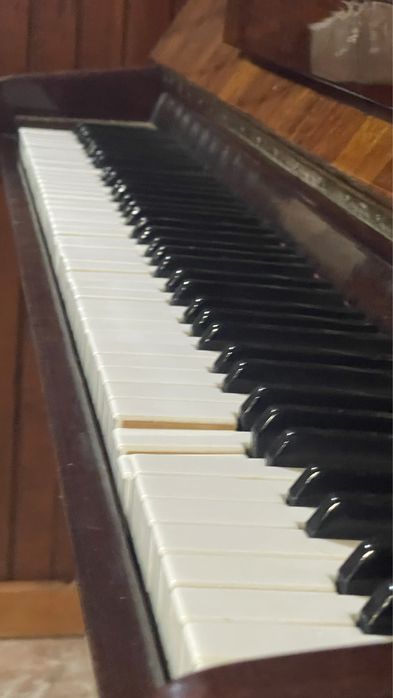 Пиано Accord, употребявано. Цена- 450 лева.