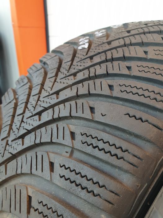 Зимни гуми 2 броя HANKOOK Winter Icept RS2 205 45 R16 дот 2816