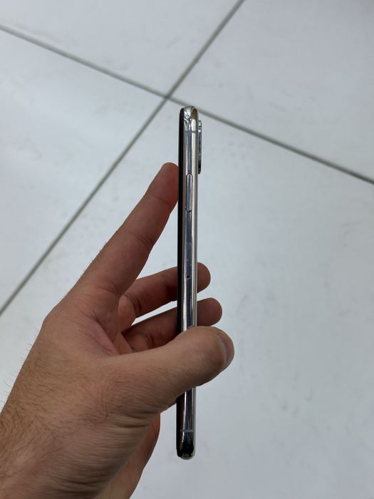 Iphone xs max 64 gb 78% batare aybi yuq hama joyi ishlaydi