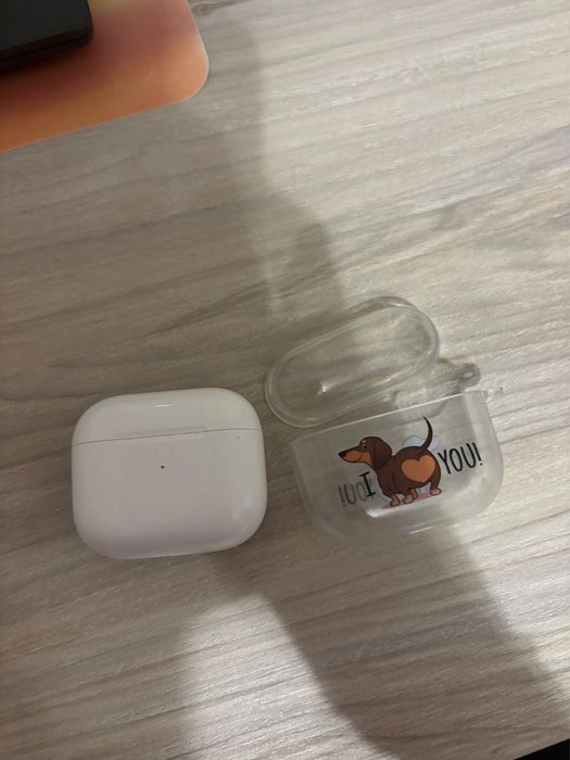 Air pods 3 (оригинални, супер запазени)